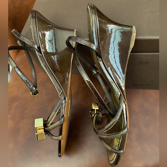 SOLD!!! Louis Vuitton Brown Damier Ebene Feel Free Wedge Sandals Size 35 - Picture 12 of 14